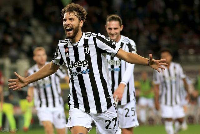 两人相视而 两人相视而