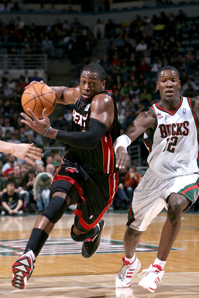 他同时致力 他同时致力